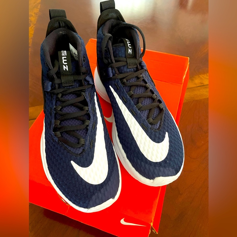 Nike Zoom Rize TB Women’s Basketball shoe